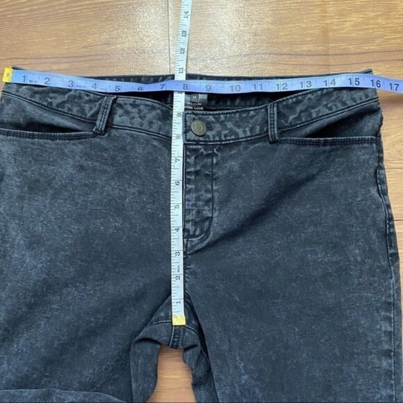 Aritzia Talula Acid Wash Black Jean Size 10 - Picture 3 of 9